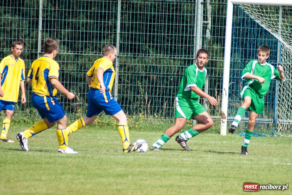Zdjęcie w galerii na portalu naszraciborz.pl: Grad goli w derbach Raciborza wiadomości z regionu
