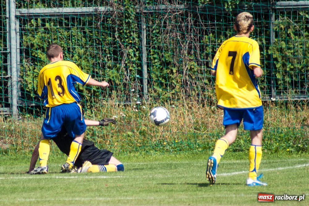 Zdjęcie w galerii na portalu naszraciborz.pl: Grad goli w derbach Raciborza wiadomości z regionu
