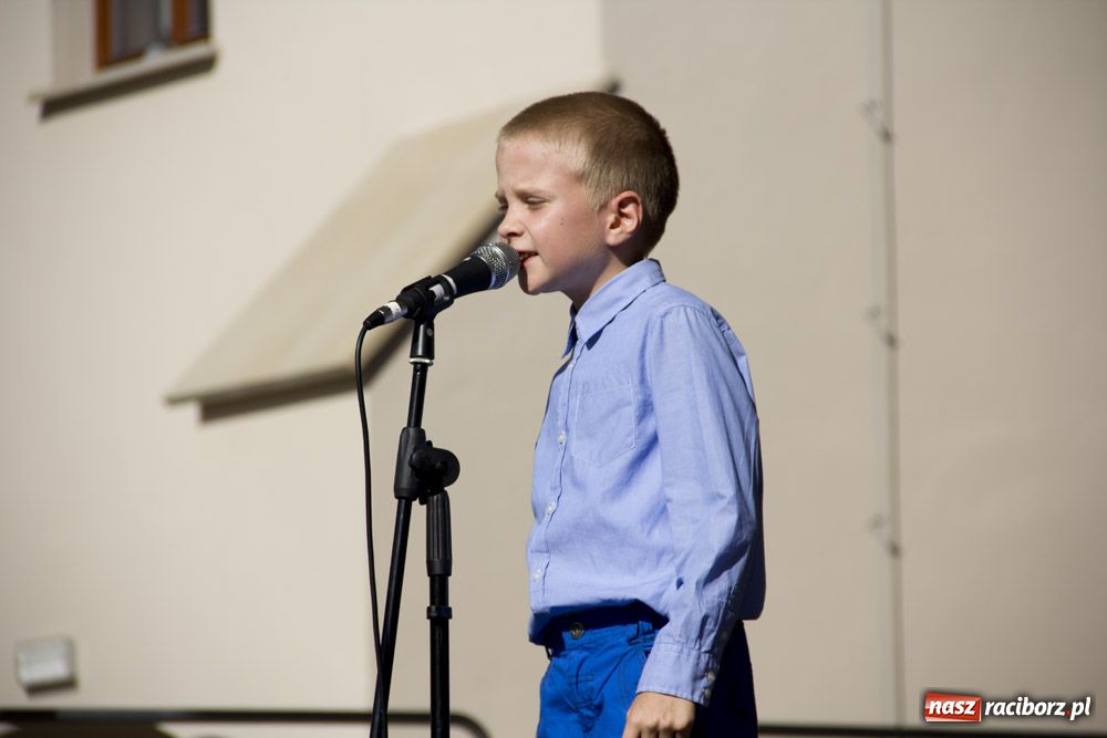 Zdjęcie w galerii na portalu naszraciborz.pl: MDK promował się na zamku wiadomości z regionu