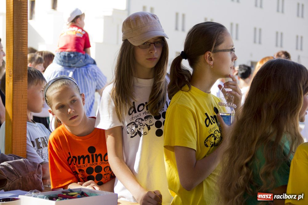 Zdjęcie w galerii na portalu naszraciborz.pl: MDK promował się na zamku wiadomości z regionu
