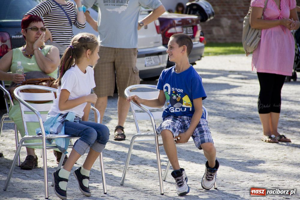 Zdjęcie w galerii na portalu naszraciborz.pl: MDK promował się na zamku wiadomości z regionu