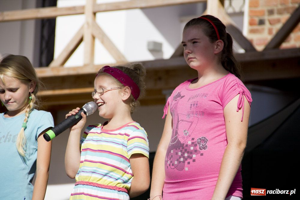 Zdjęcie w galerii na portalu naszraciborz.pl: MDK promował się na zamku wiadomości z regionu