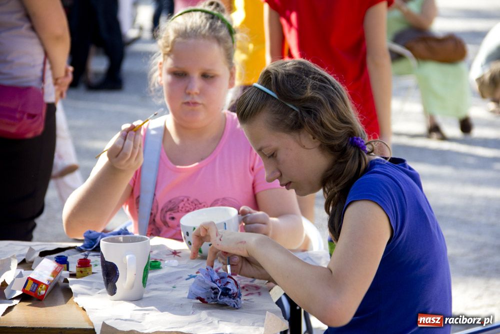 Zdjęcie w galerii na portalu naszraciborz.pl: MDK promował się na zamku wiadomości z regionu