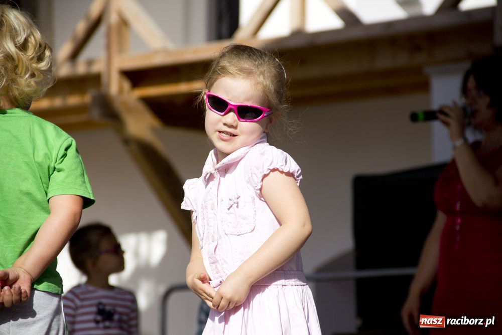 Zdjęcie w galerii na portalu naszraciborz.pl: MDK promował się na zamku wiadomości z regionu