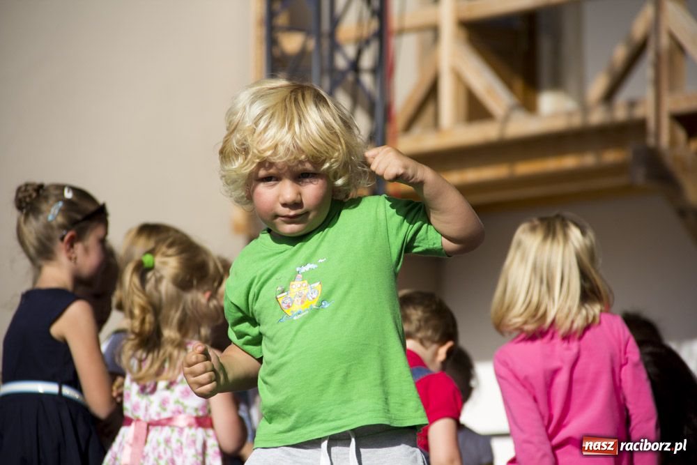 Zdjęcie w galerii na portalu naszraciborz.pl: MDK promował się na zamku wiadomości z regionu