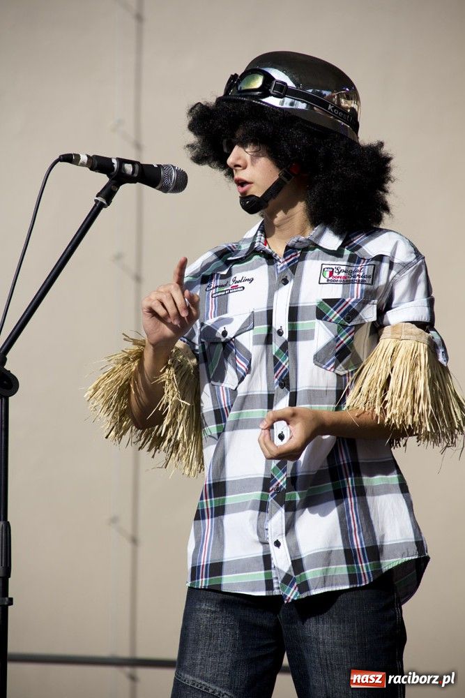 Zdjęcie w galerii na portalu naszraciborz.pl: MDK promował się na zamku wiadomości z regionu