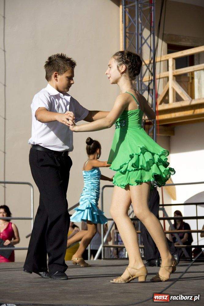 Zdjęcie w galerii na portalu naszraciborz.pl: MDK promował się na zamku wiadomości z regionu