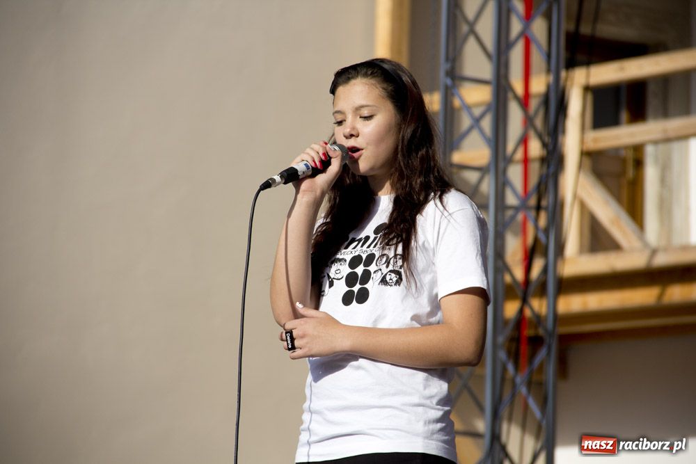 Zdjęcie w galerii na portalu naszraciborz.pl: MDK promował się na zamku wiadomości z regionu