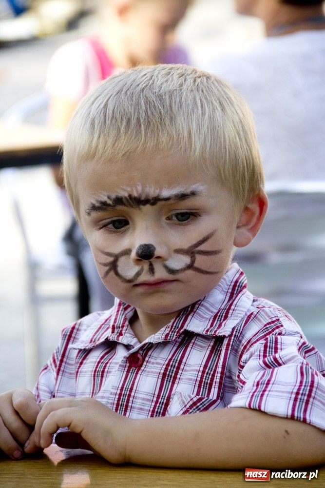 Zdjęcie w galerii na portalu naszraciborz.pl: MDK promował się na zamku wiadomości z regionu