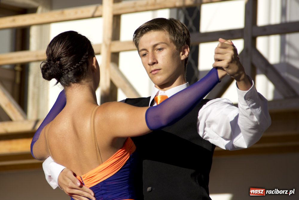 Zdjęcie w galerii na portalu naszraciborz.pl: MDK promował się na zamku wiadomości z regionu