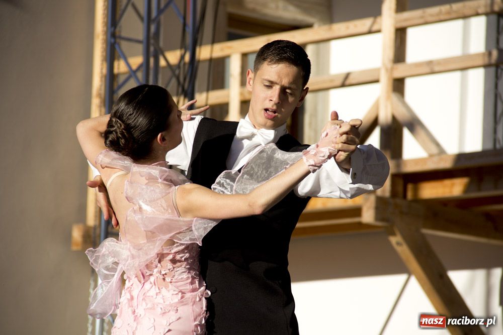 Zdjęcie w galerii na portalu naszraciborz.pl: MDK promował się na zamku wiadomości z regionu