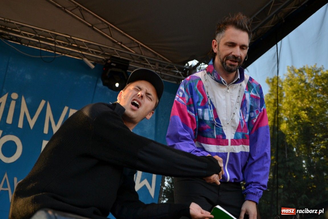 Zdjęcie w galerii na portalu naszraciborz.pl: Kabaret Młodych Panów na dożynkach wiadomości z regionu