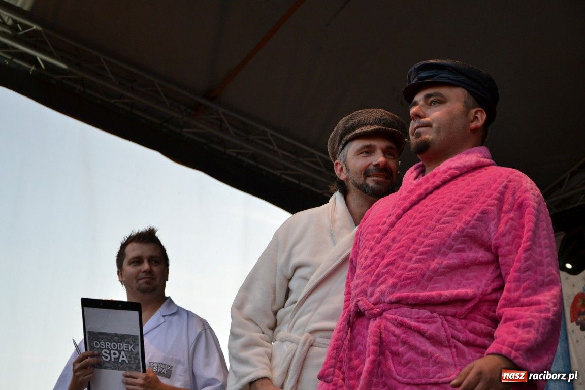 Zdjęcie w galerii na portalu naszraciborz.pl: Kabaret Młodych Panów na dożynkach wiadomości z regionu