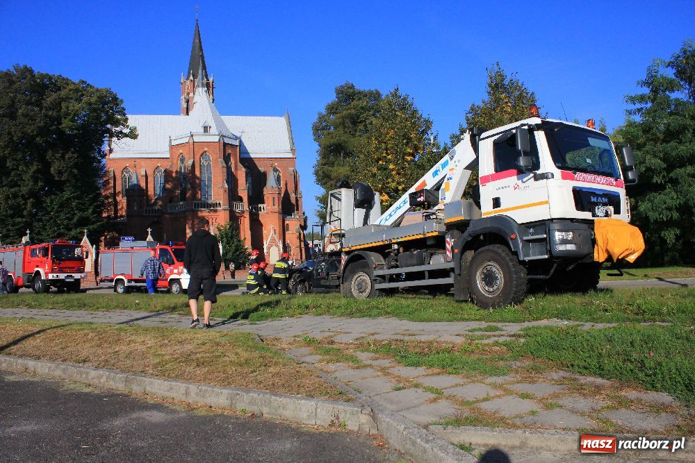 Zdjęcie w galerii na portalu naszraciborz.pl: Jedna osoba ranna w wypadku na Ostrogu wiadomości z regionu