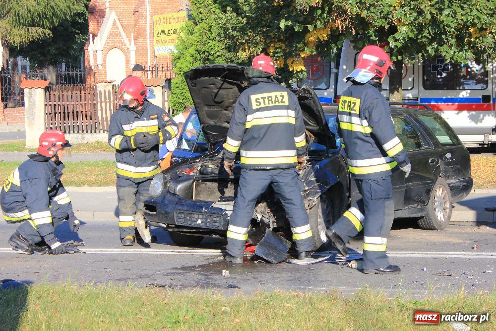 Zdjęcie w galerii na portalu naszraciborz.pl: Jedna osoba ranna w wypadku na Ostrogu wiadomości z regionu