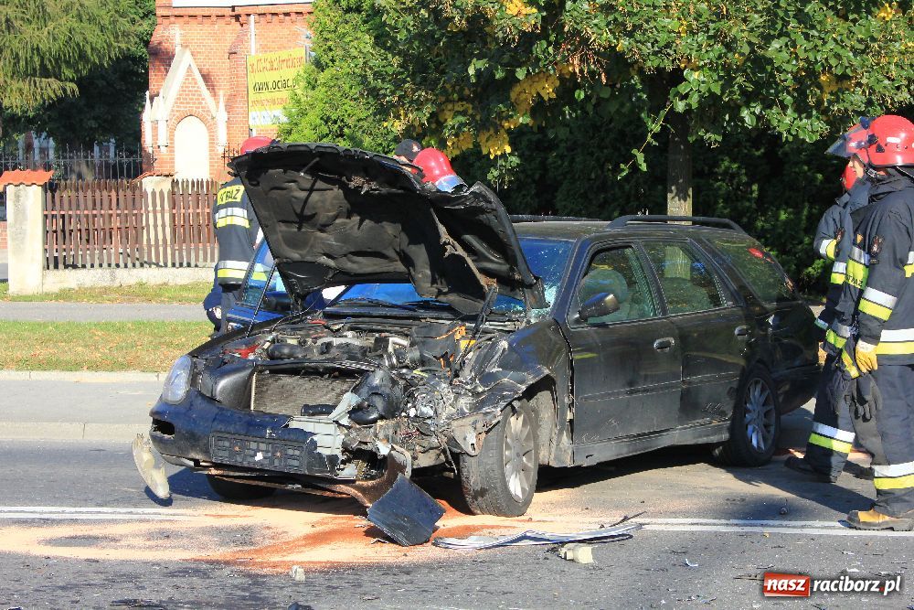 Zdjęcie w galerii na portalu naszraciborz.pl: Jedna osoba ranna w wypadku na Ostrogu wiadomości z regionu