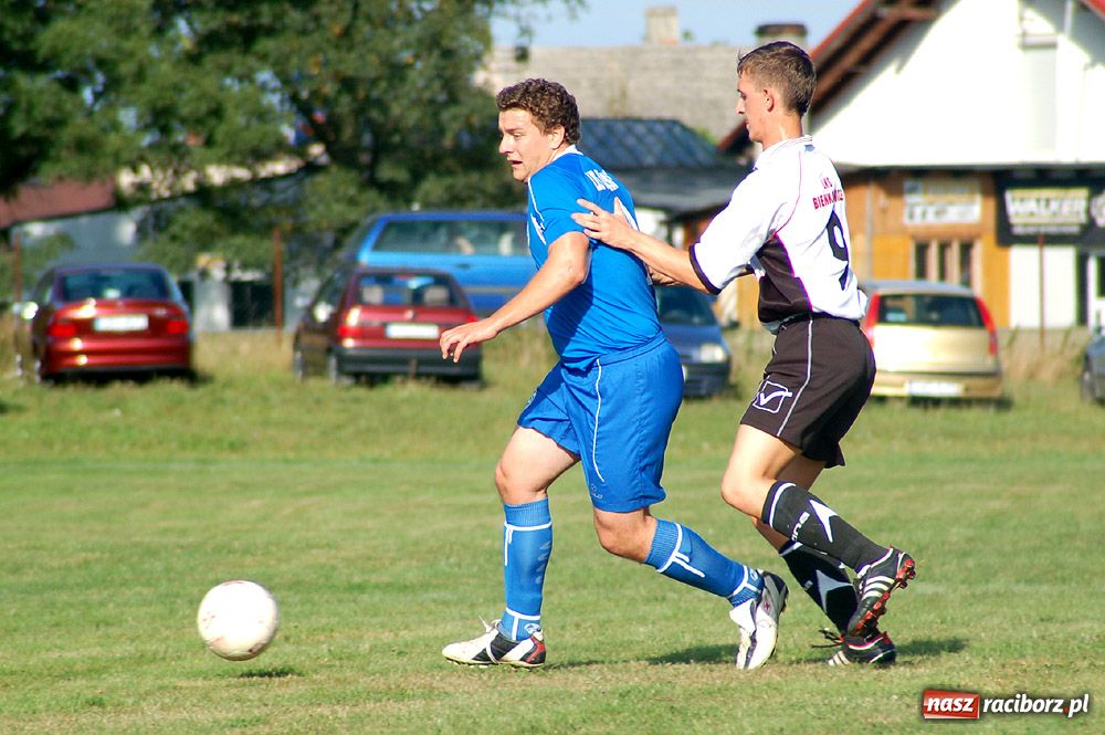 Zdjęcie w galerii na portalu naszraciborz.pl: Podział punktów w Bieńkowicach wiadomości z regionu