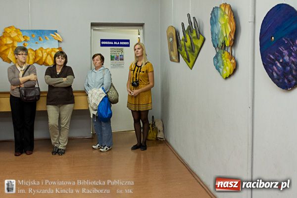 Zdjęcie w galerii na portalu naszraciborz.pl: Wernisaż Wszołka; Uwolnione z ram wiadomości z regionu