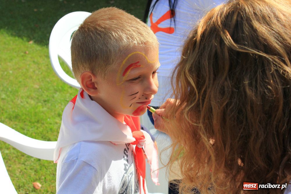 Zdjęcie w galerii na portalu naszraciborz.pl: Przedszkolaki bawiły się na stadionie PWSZ wiadomości z regionu