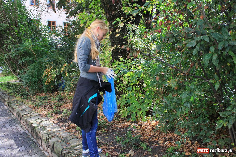 Zdjęcie w galerii na portalu naszraciborz.pl: Akcja sprzątania świata w Raciborzu wiadomości z regionu