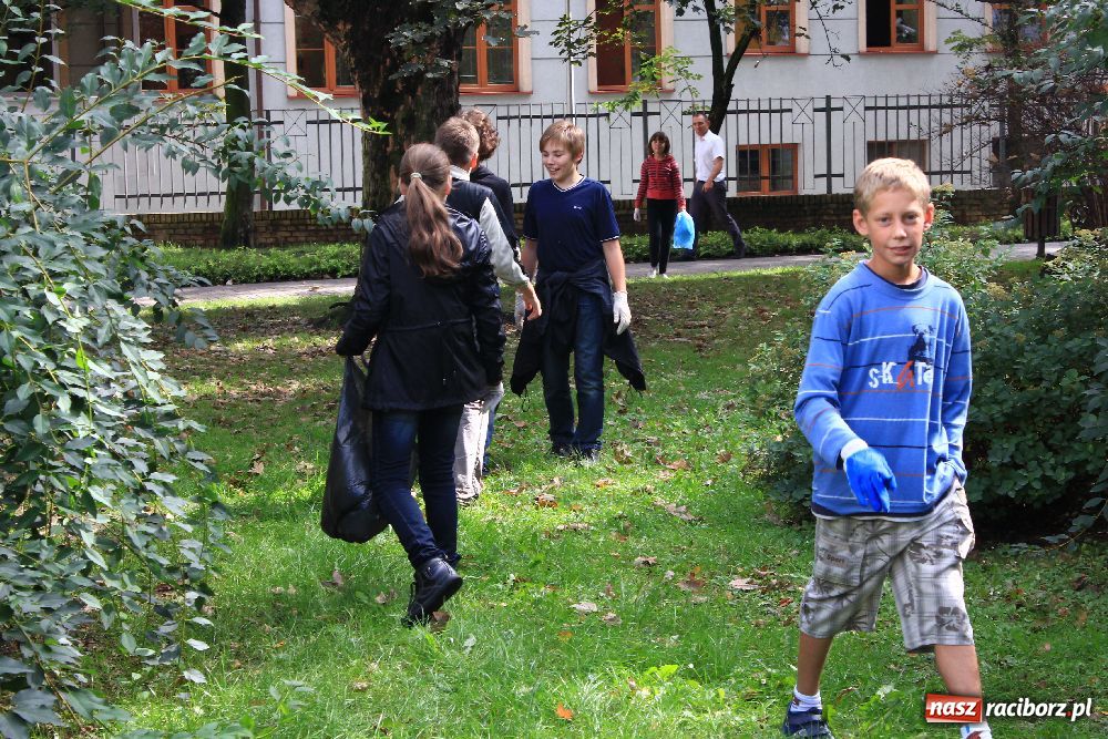 Zdjęcie w galerii na portalu naszraciborz.pl: Akcja sprzątania świata w Raciborzu wiadomości z regionu