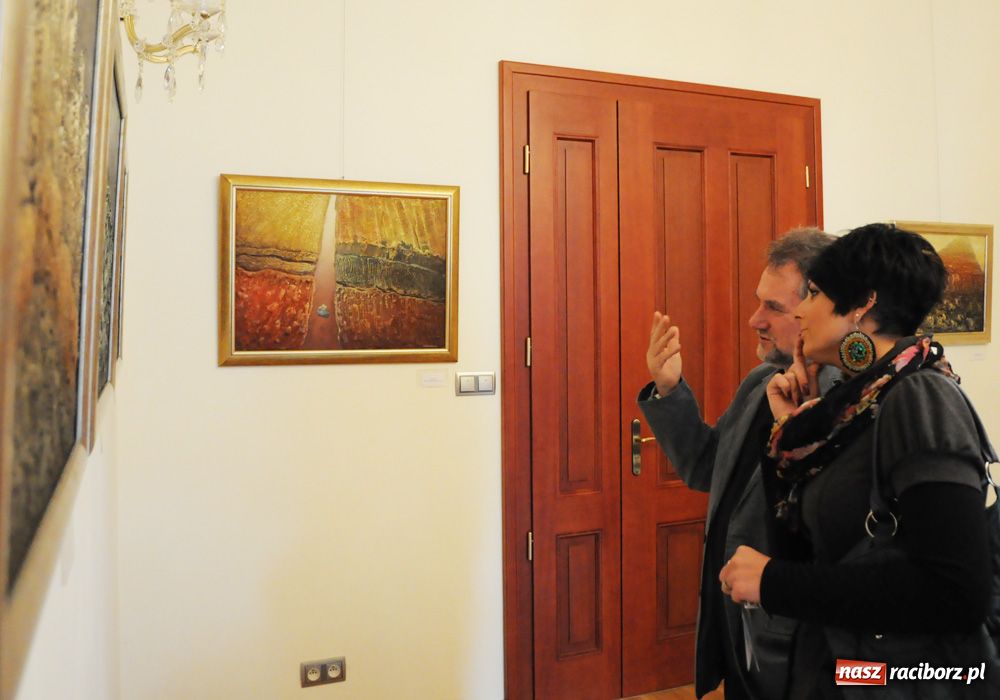 Zdjęcie w galerii na portalu naszraciborz.pl: Pejzaże - malarski wernisaż na zamku wiadomości z regionu