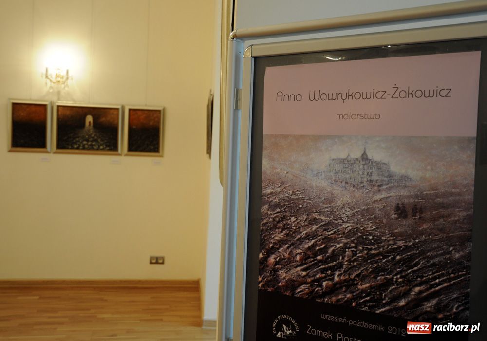 Zdjęcie w galerii na portalu naszraciborz.pl: Pejzaże - malarski wernisaż na zamku wiadomości z regionu