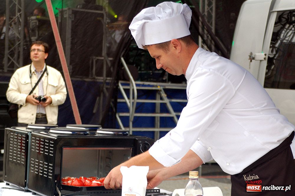 Zdjęcie w galerii na portalu naszraciborz.pl: Cozza czarował włoską kuchnią wiadomości z regionu