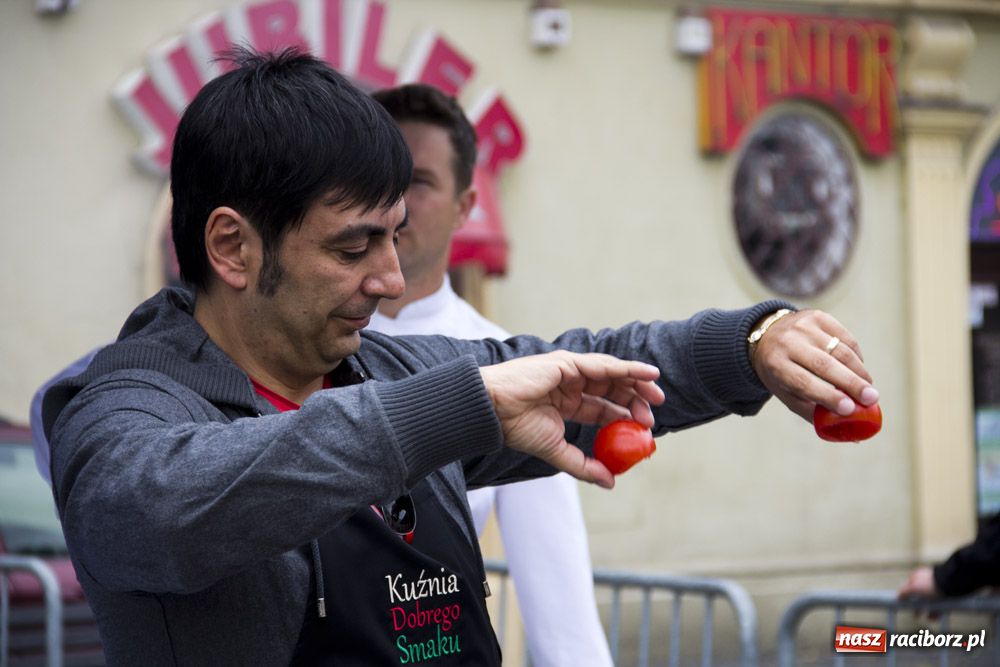 Zdjęcie w galerii na portalu naszraciborz.pl: Cozza czarował włoską kuchnią wiadomości z regionu
