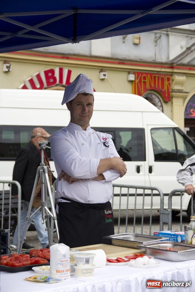 Zdjęcie w galerii na portalu naszraciborz.pl: Cozza czarował włoską kuchnią wiadomości z regionu