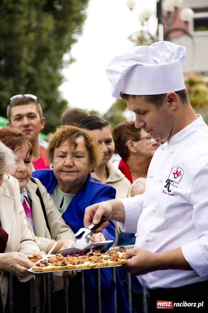 Zdjęcie w galerii na portalu naszraciborz.pl: Cozza czarował włoską kuchnią wiadomości z regionu