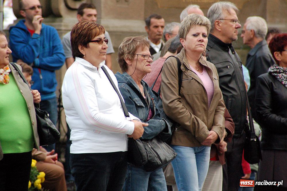 Zdjęcie w galerii na portalu naszraciborz.pl: Autostopem z malowaną lalą - fotorelacja wiadomości z regionu