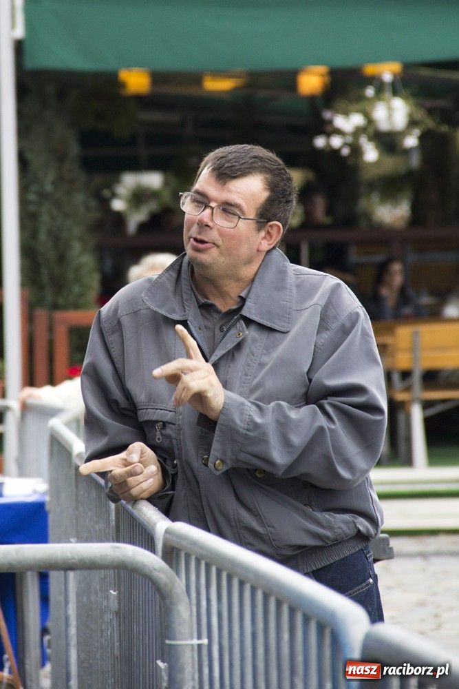 Zdjęcie w galerii na portalu naszraciborz.pl: Autostopem z malowaną lalą - fotorelacja wiadomości z regionu