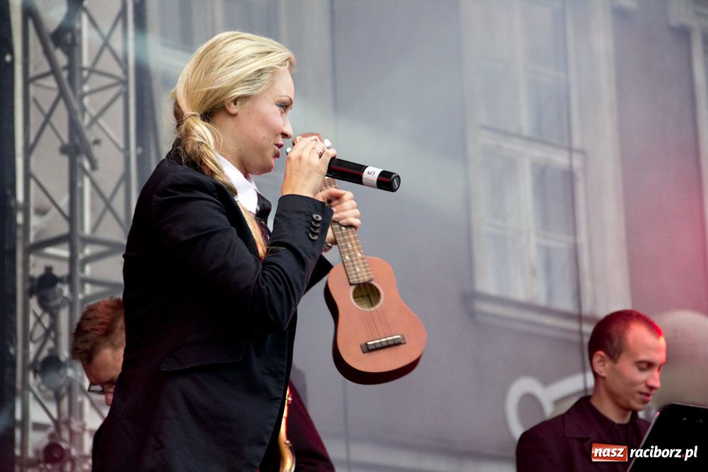 Zdjęcie w galerii na portalu naszraciborz.pl: Autostopem z malowaną lalą - fotorelacja wiadomości z regionu