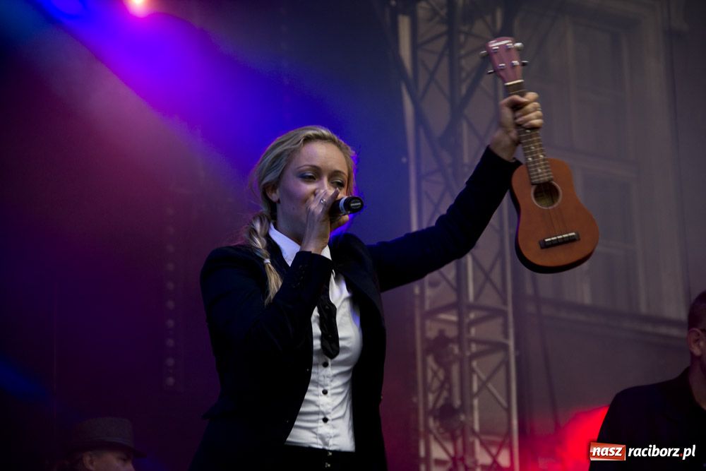 Zdjęcie w galerii na portalu naszraciborz.pl: Autostopem z malowaną lalą - fotorelacja wiadomości z regionu