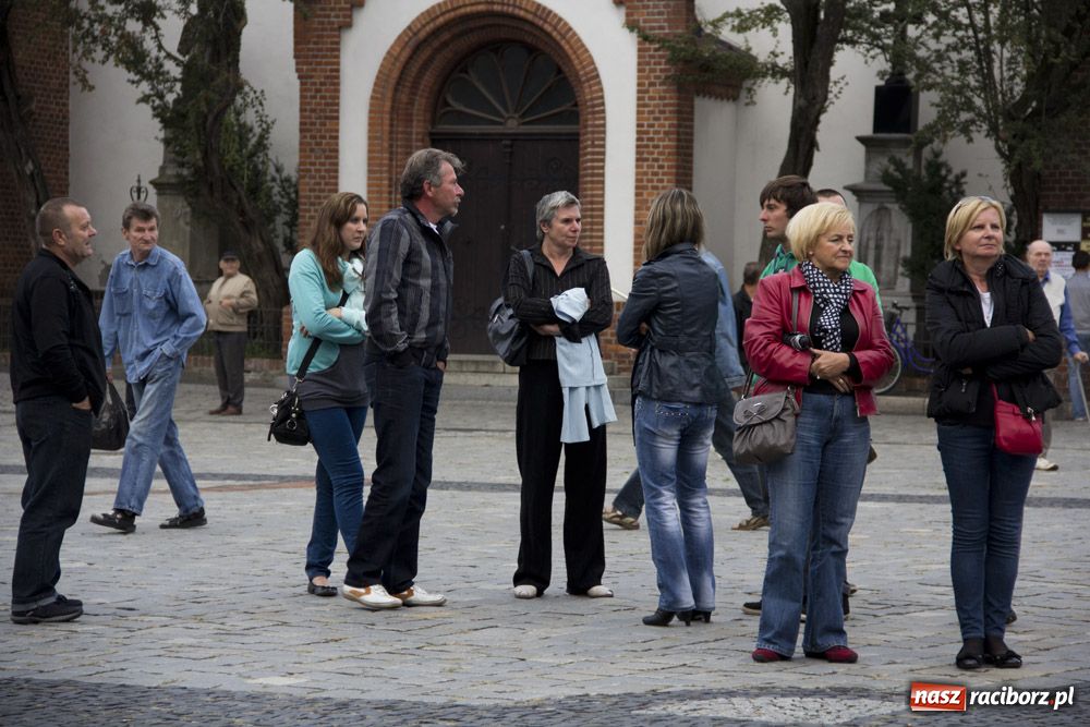 Zdjęcie w galerii na portalu naszraciborz.pl: Autostopem z malowaną lalą - fotorelacja wiadomości z regionu