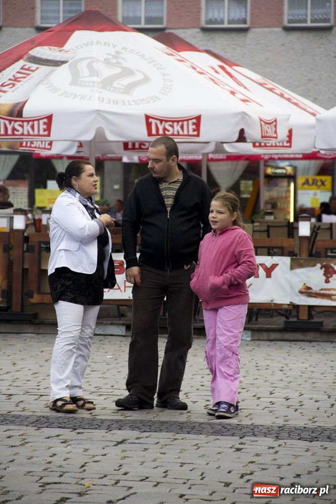 Zdjęcie w galerii na portalu naszraciborz.pl: Autostopem z malowaną lalą - fotorelacja wiadomości z regionu