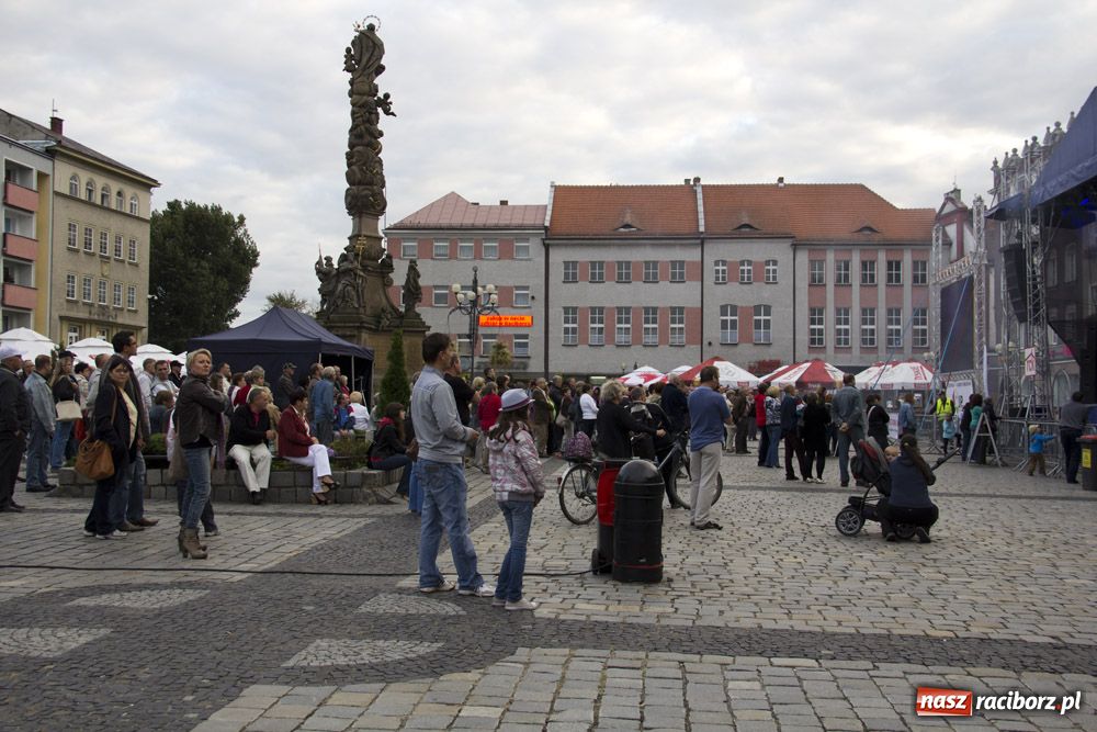 Zdjęcie w galerii na portalu naszraciborz.pl: Autostopem z malowaną lalą - fotorelacja wiadomości z regionu
