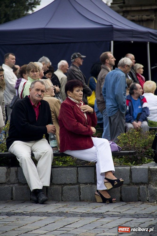 Zdjęcie w galerii na portalu naszraciborz.pl: Autostopem z malowaną lalą - fotorelacja wiadomości z regionu