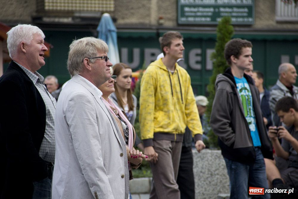 Zdjęcie w galerii na portalu naszraciborz.pl: Autostopem z malowaną lalą - fotorelacja wiadomości z regionu