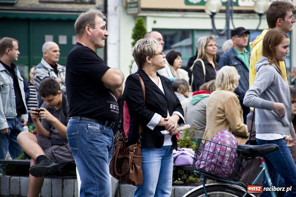 Zdjęcie w galerii na portalu naszraciborz.pl: Autostopem z malowaną lalą - fotorelacja wiadomości z regionu