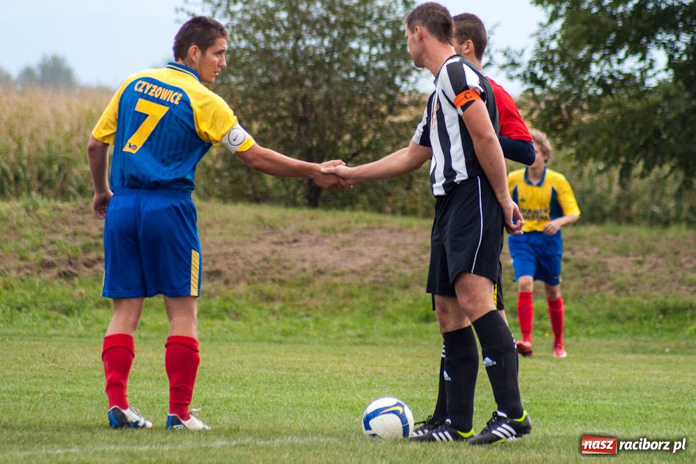 Zdjęcie w galerii na portalu naszraciborz.pl: Hat-trick Jeziorskiego i trzy punkty wiadomości z regionu