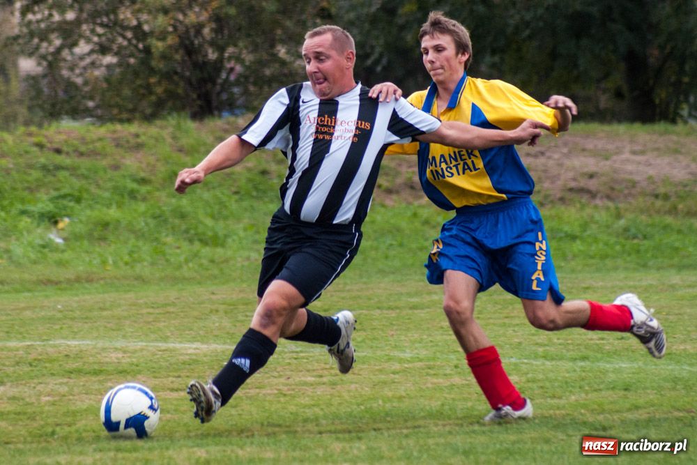 Zdjęcie w galerii na portalu naszraciborz.pl: Hat-trick Jeziorskiego i trzy punkty wiadomości z regionu