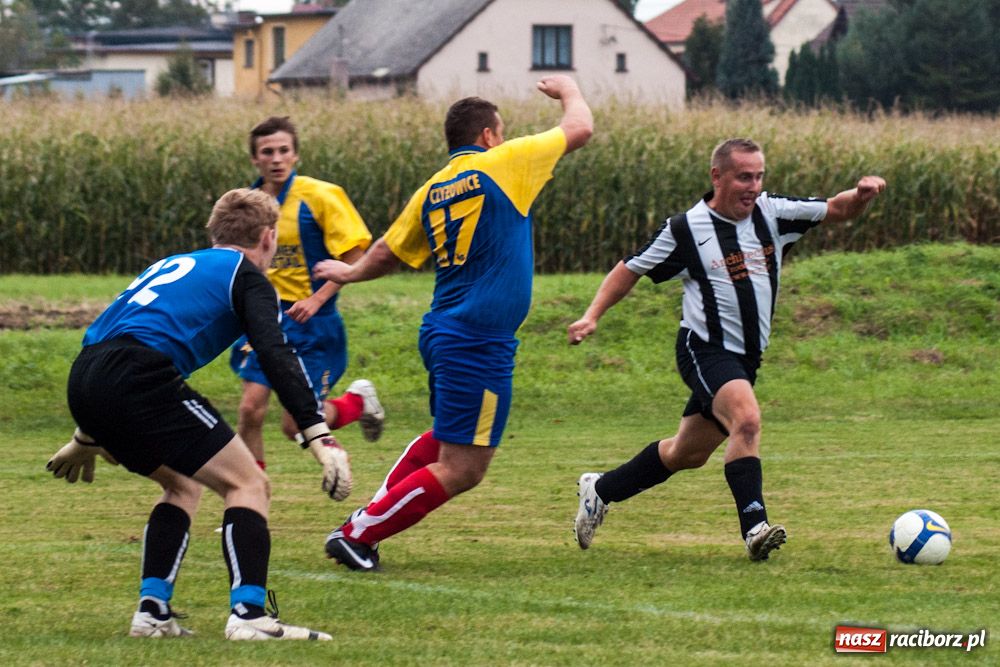Zdjęcie w galerii na portalu naszraciborz.pl: Hat-trick Jeziorskiego i trzy punkty wiadomości z regionu