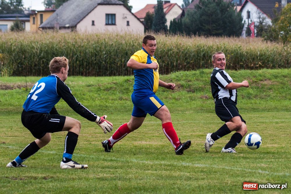 Zdjęcie w galerii na portalu naszraciborz.pl: Hat-trick Jeziorskiego i trzy punkty wiadomości z regionu