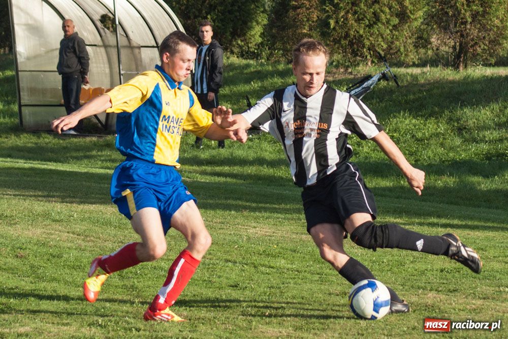 Zdjęcie w galerii na portalu naszraciborz.pl: Hat-trick Jeziorskiego i trzy punkty wiadomości z regionu