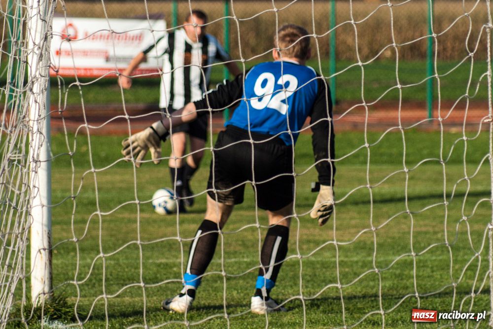 Zdjęcie w galerii na portalu naszraciborz.pl: Hat-trick Jeziorskiego i trzy punkty wiadomości z regionu