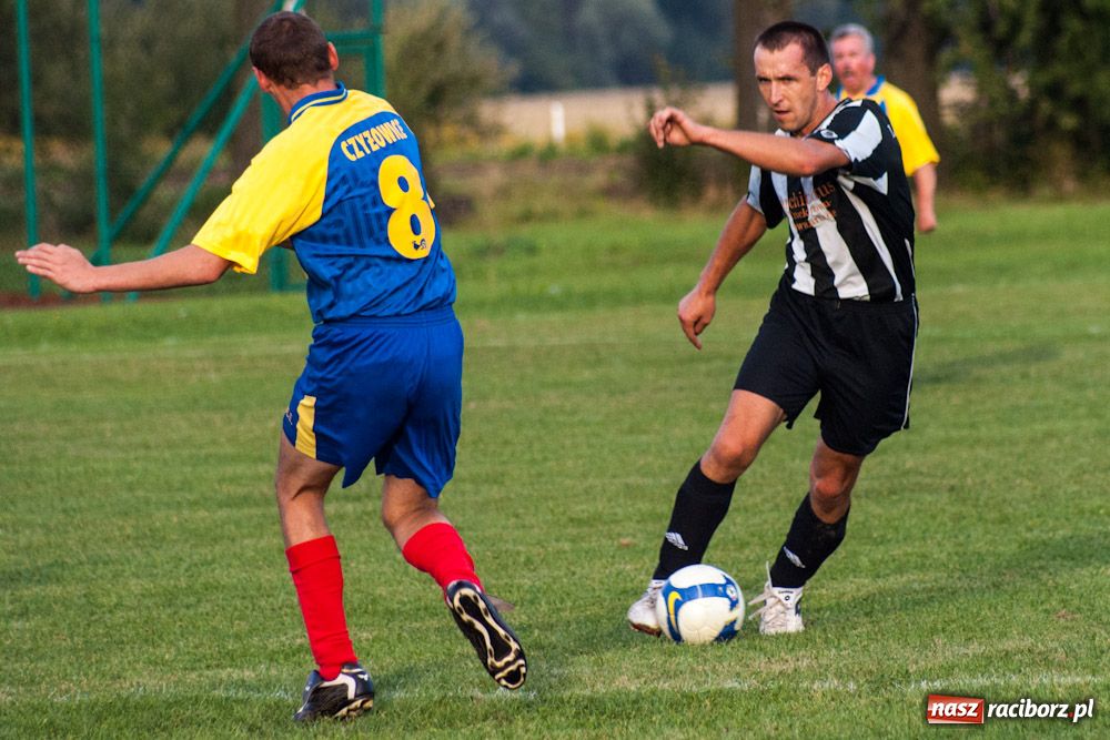 Zdjęcie w galerii na portalu naszraciborz.pl: Hat-trick Jeziorskiego i trzy punkty wiadomości z regionu