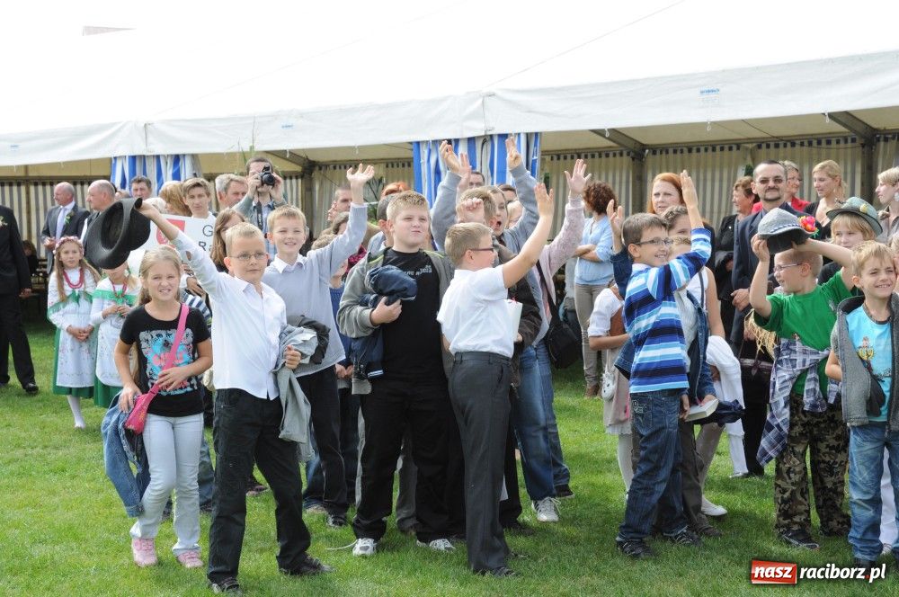 Zdjęcie w galerii na portalu naszraciborz.pl: Powiatowe święto plonów w Studziennej wiadomości z regionu