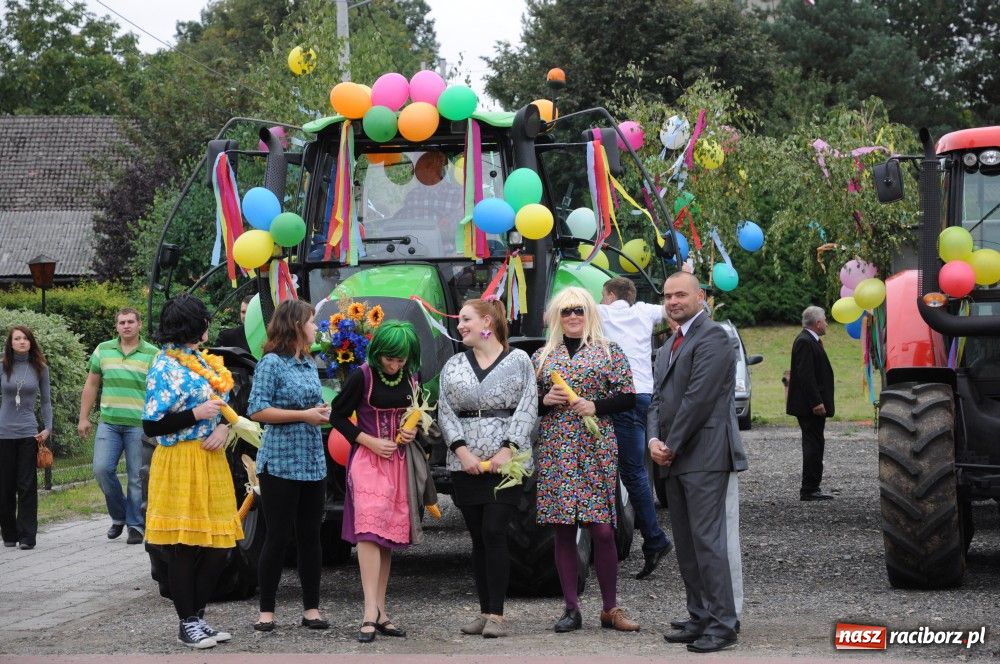 Zdjęcie w galerii na portalu naszraciborz.pl: Pawłów - dożynki na długim dystansie wiadomości z regionu